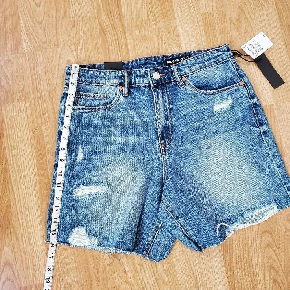 NEW! BLANK NYC | 'TheWarren' Work With Me Mid-thigh Distressed Jean Shorts sz 29
